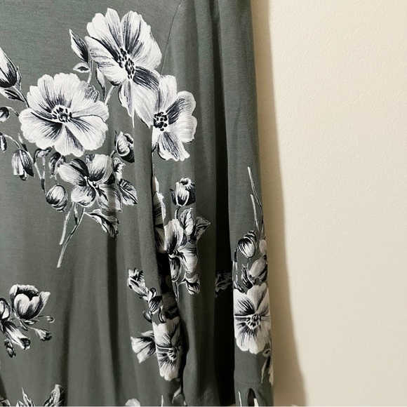 J Jill Wearever Collection Womens Green Floral Half Sleeve Shirt Size Large PET - Picture 8 of 9